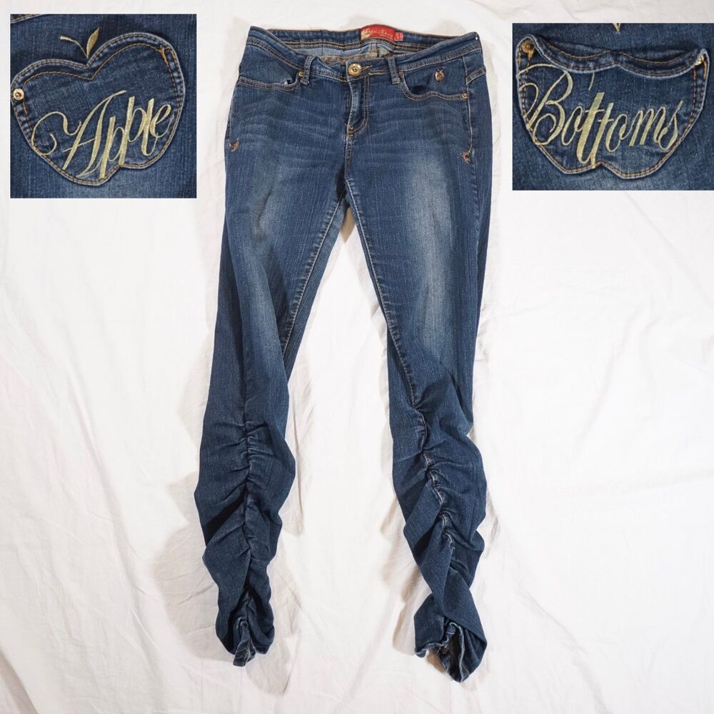 Apple Bottom Jeans Vintage Y2K Embroidered 9/10 Scrunch very rare